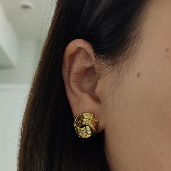 4 pairs of Vintage earrings - Picture 6 of 9